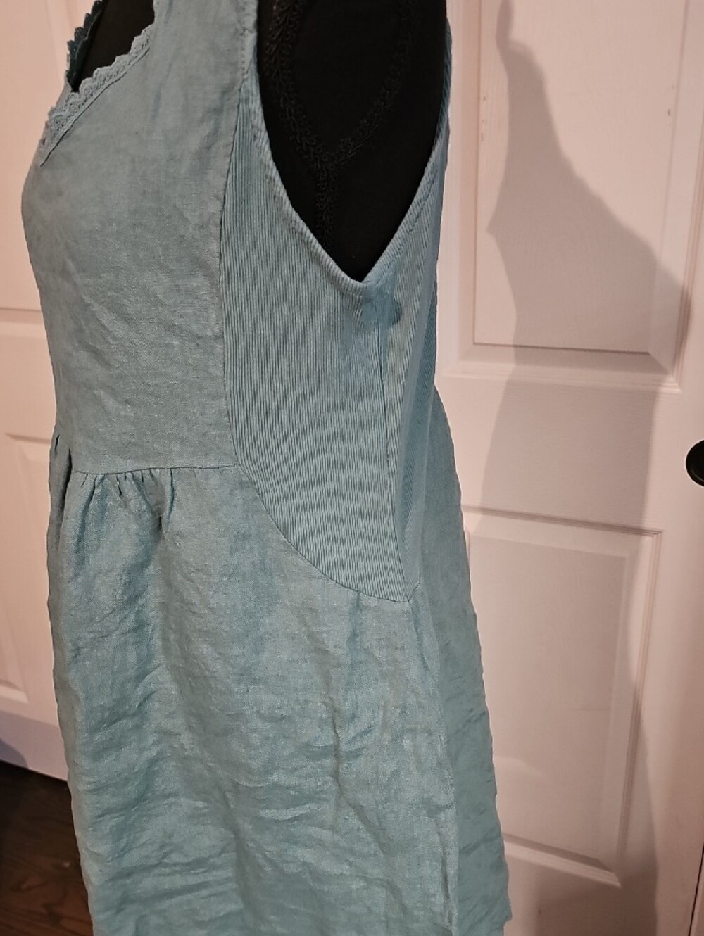 Light Blue Sleeveless V-Neck Linen Dress - Picture 5 of 7
